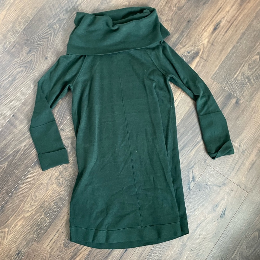 Turtleneck, green fitted dress